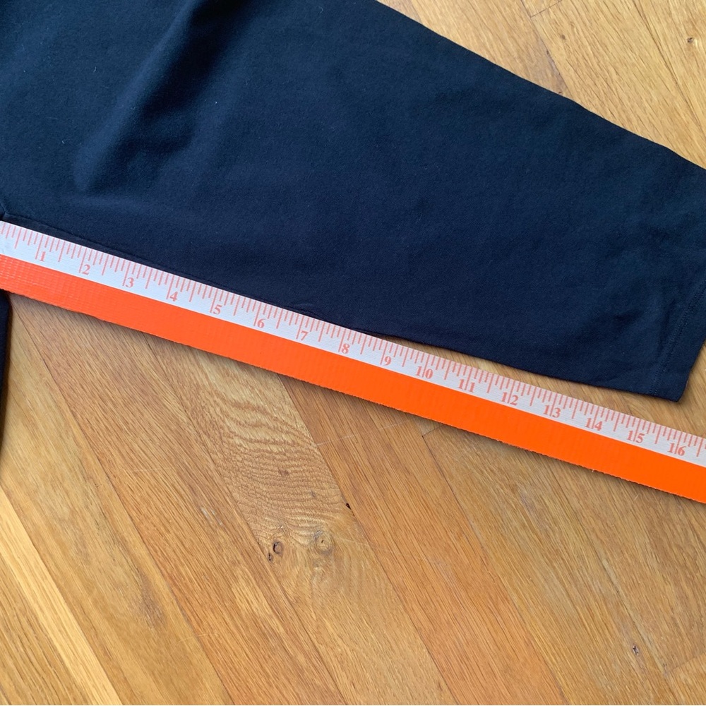 Calvin Klein Black Capris Women’s Large - Picture 6 of 7